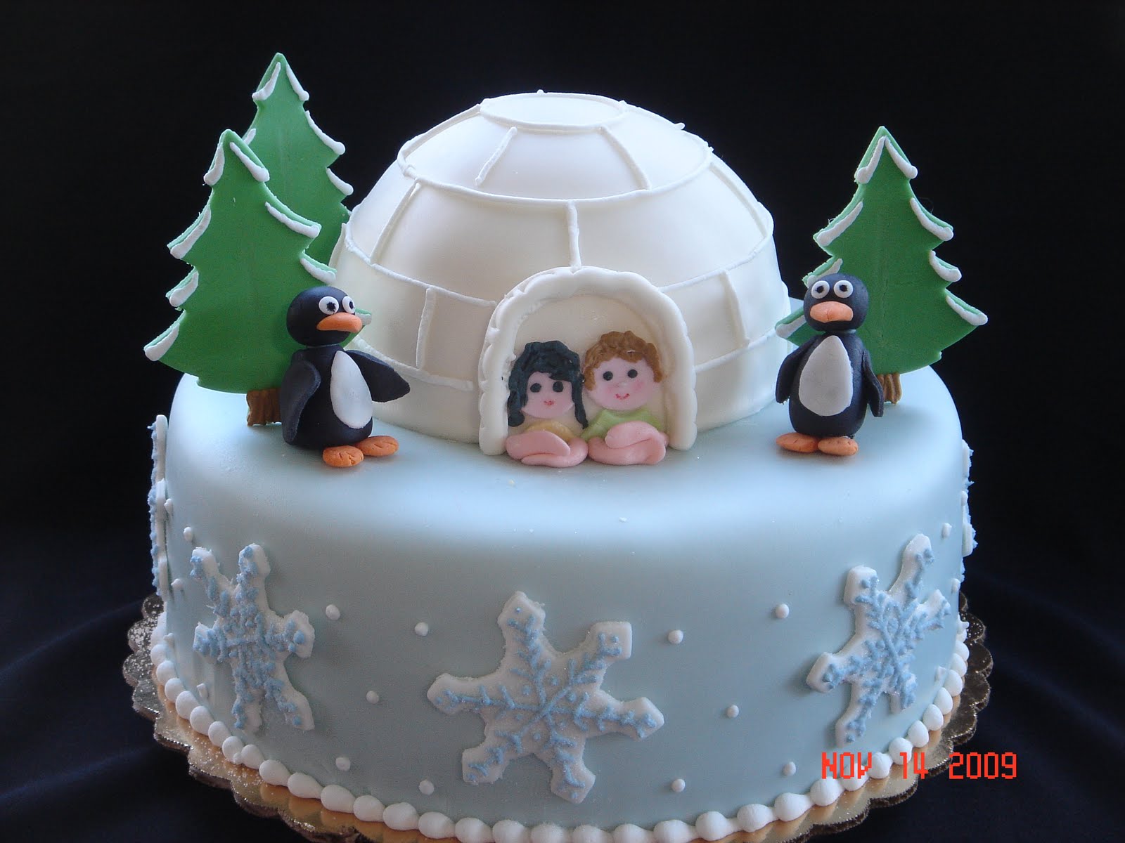 [Fun+Igloo.JPG]