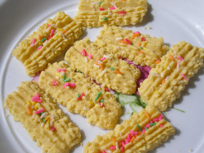 Serenity In Motion: Home Made Hari Raya Cookies, Anyone?
