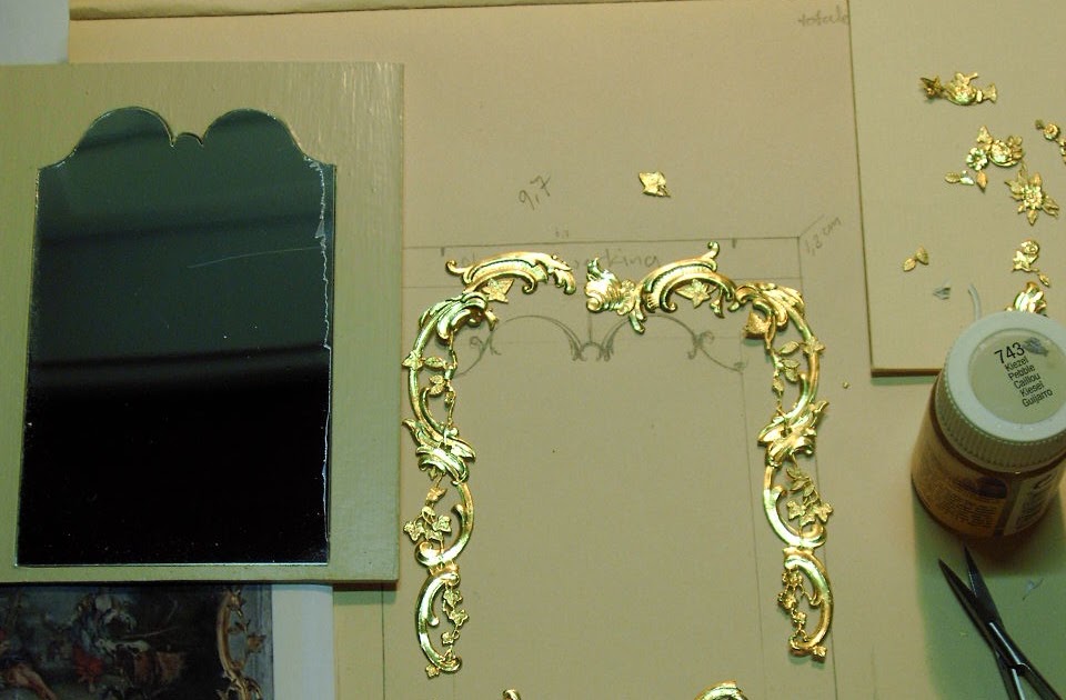 Dresden paper mirror frame A Beautiful World