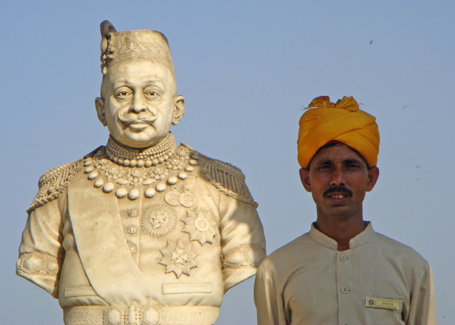 Statue of a Maharajah - and his friend