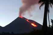 Gunung Sinabung Meletus Semburkan Lava Pijar