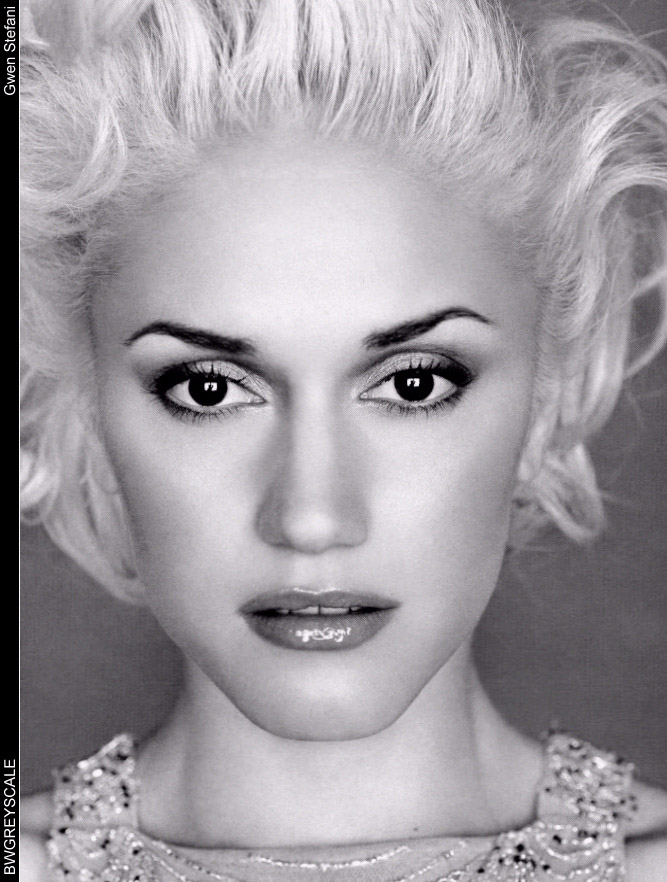 Female Celebrity: [Female Celebrity Portraits] Singer: Gwen Stefani