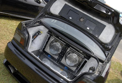 Som automotivo som sons automotivos