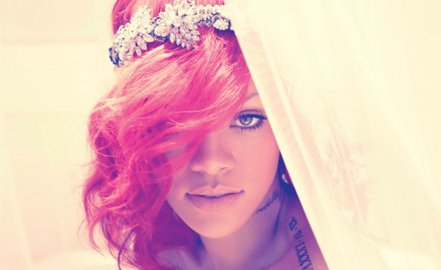 rihanna+loud+2.png