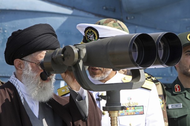 عاجل عاجل : كوريا الشمالية تطلق صاروخا نوويا على كوريا الجنوبية و أمريكا. Iran's+Supreme+Leader+Ayatollah+Ali+Khamenei+(R)+looking+through+field+glasses+as+he+visits+the+country's+first+domestically-made+destroyer+Jamaran,+launched+undisclosed+waters+Persian+Gulf+in+south+Iran+February+19,+2010