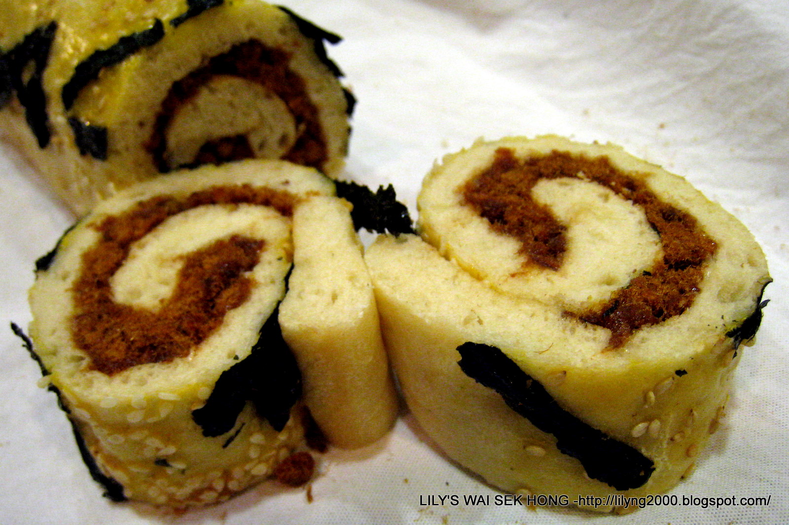 Lily's Wai Sek Hong Favorites Pork Floss Bread Roll