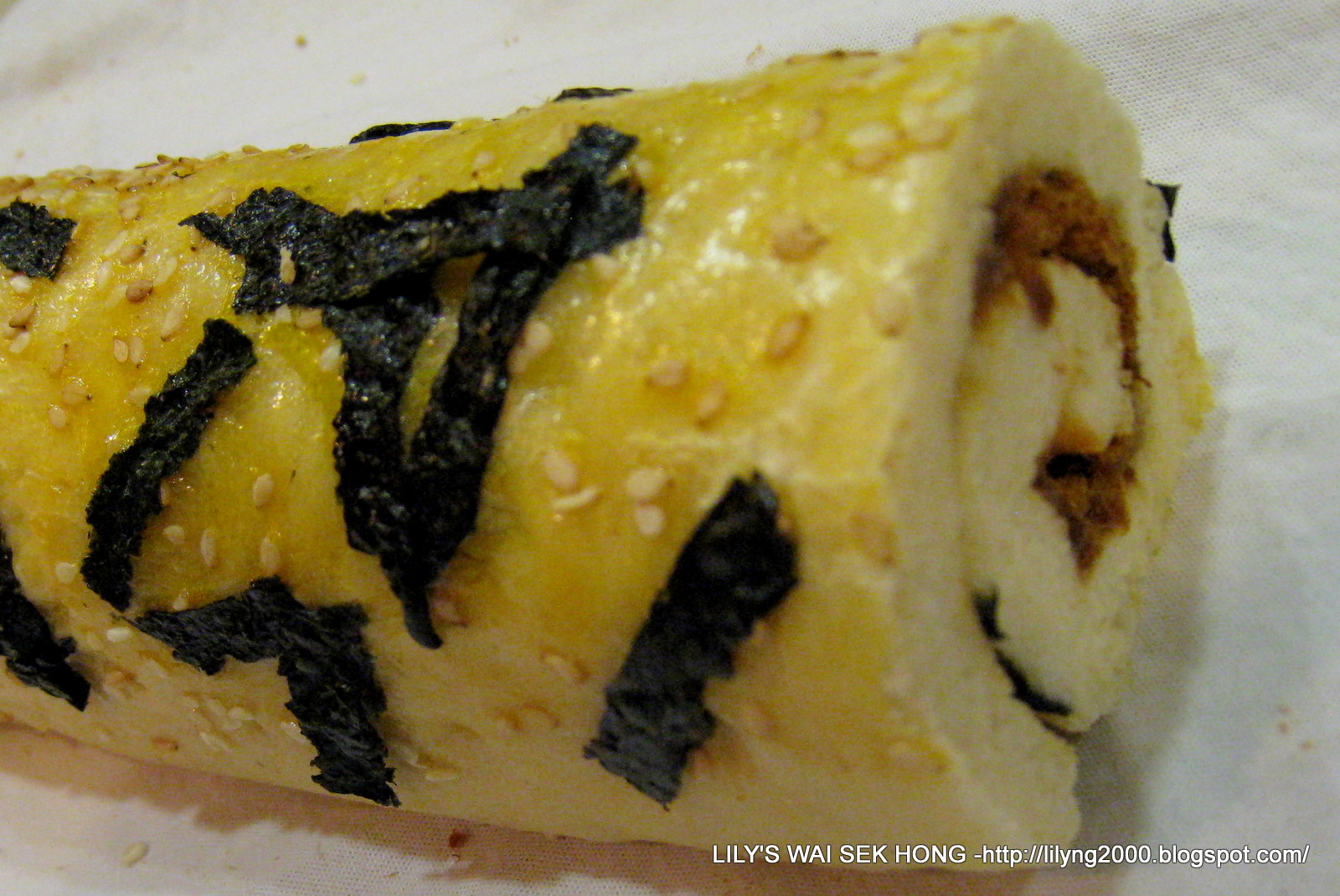 Lily's Wai Sek Hong Pork Floss Bread Roll