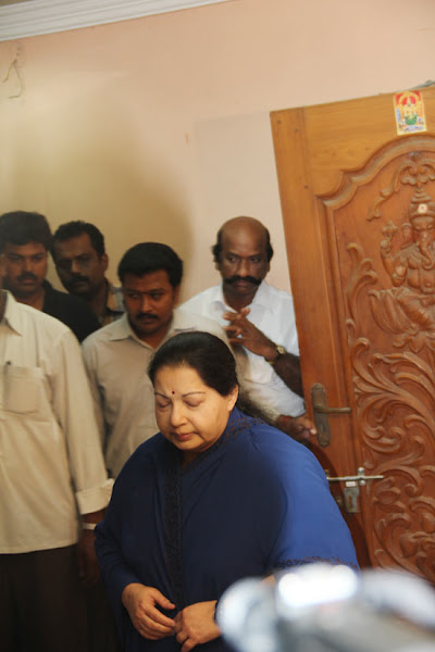 Celebs Pays Last Respects To SS Chandran 2 gallery