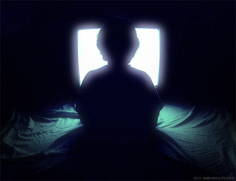 [child-watching-television-silhouette.jpg]