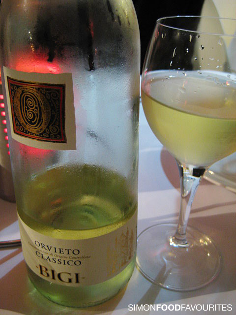 [5417-Lucio-Pizzeria_2007-bigi-white-wine-from-tuscany-$32.jpg]