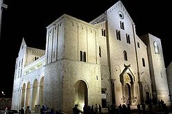 [Bari_Basilica_San_Nicola.jpg]