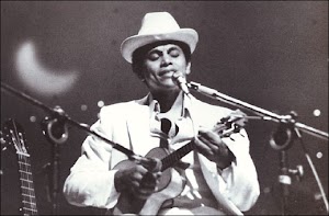 Paulinho da Viola. Eu canto Samba... porque só assim eu me sinto contente...