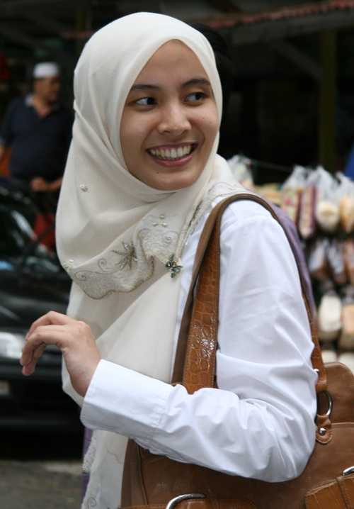 [nurul+smile.jpg]