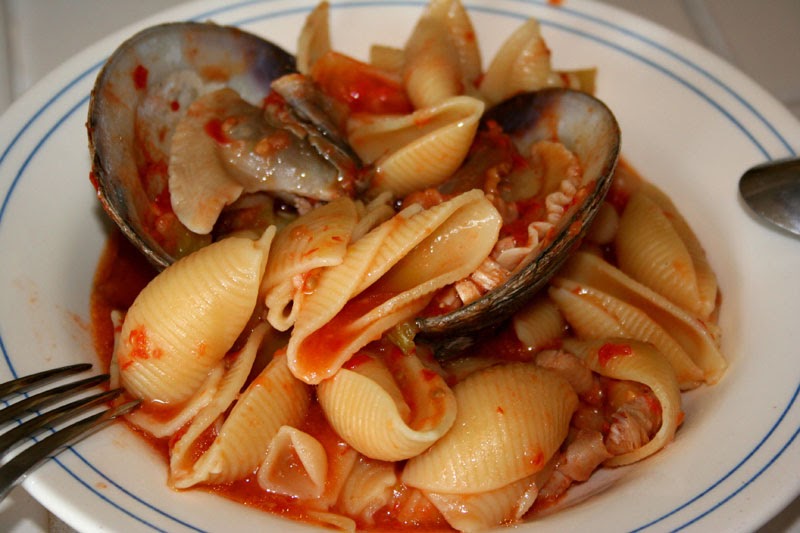 Good Eating, Good Living Pasta with Clam and Tomato Sauce