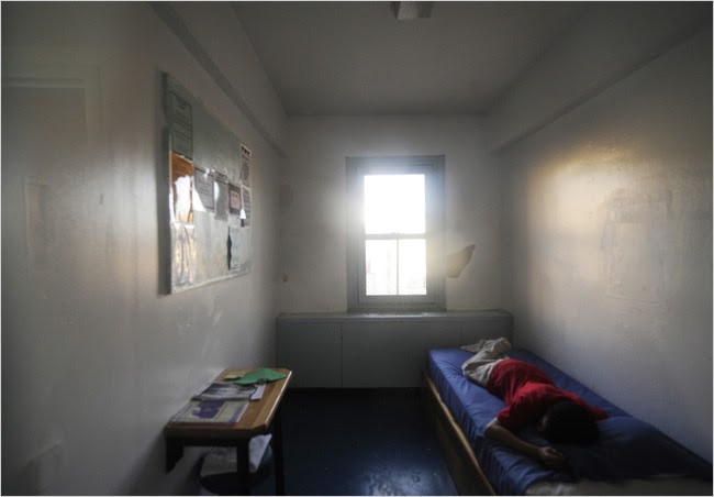 Media dis&dat: Report: NY prison system for juveniles in crisis, teens