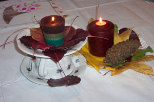 [free_fall_holiday_decorations.jpg]