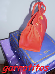 tarta con forma de bolso birkin de hermés. su tamaño.