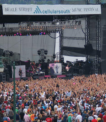 [trapt_crowd11.jpg]