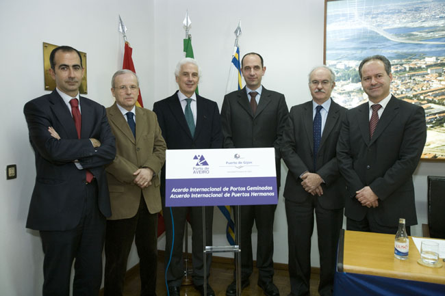 [GIJÃ N+E+AVEIRO++-+PORTOS+IRMÃ OS.jpg]