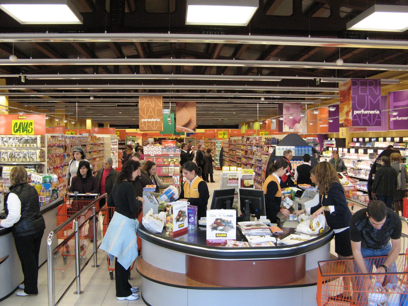 Gadisa suma 200 supermercados Gadis con una apertura que genera 39 empleos directos en Galicia.