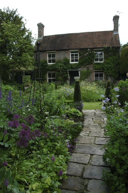 [Gardener's+Cottage+view.jpg]