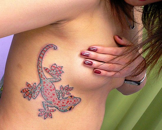 japanese art: Zoe Saldana arabic tattoo designs