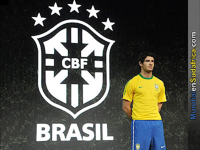 Nueva Camiseta de Brasil presentada por Alexandre Pato