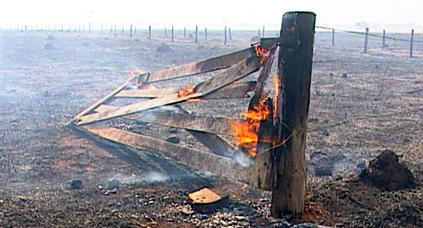 Chácara consumida por incêndio criminoso em Tangará da Serra