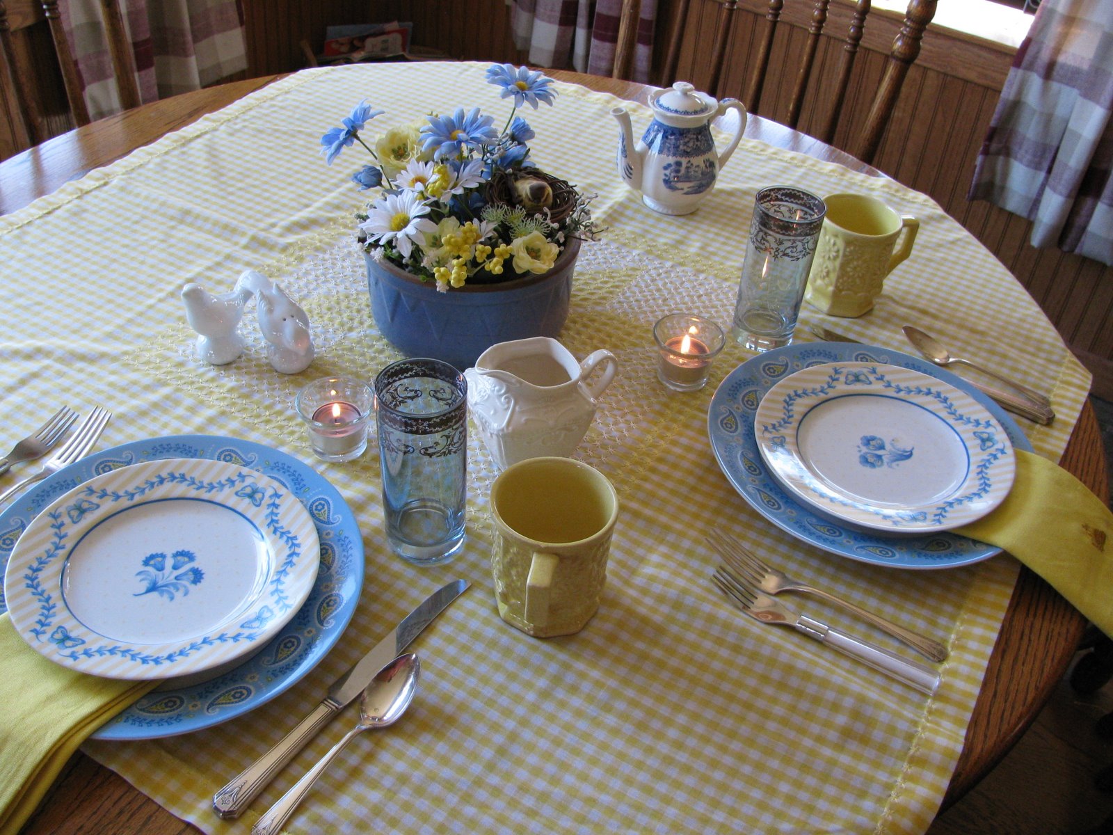 [yellow+tablescape+009.JPG]