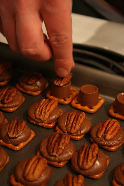 How to Make Rolo Turtle Candies