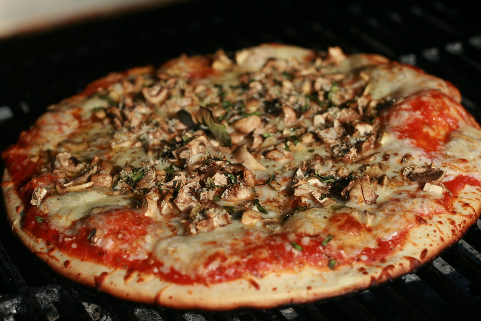 Grilled Pizza {So Wonderful, So Marvelous}