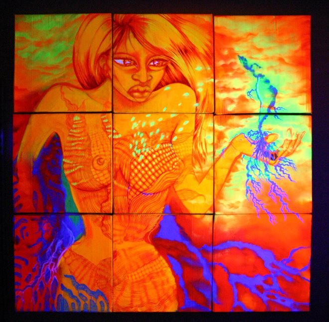 mural mujer maiz con luz negra