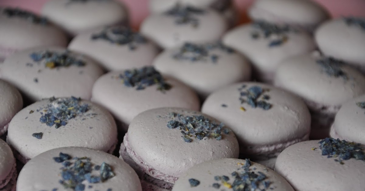 Bake It Off Macarons Tips Tricks And How To Macaronnage