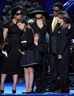 اولاد مايكل جاكسون (ميكائيل)................... Michael+jackson+funeral7