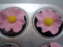 Flowers for fondant cupcakes