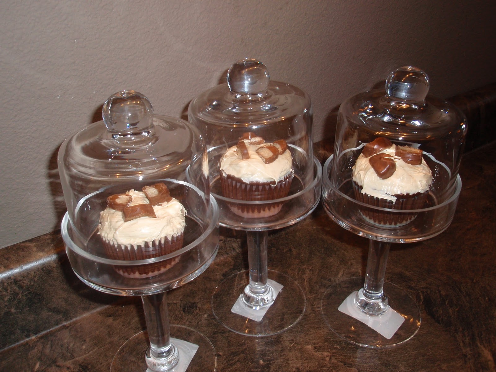 Oxford Impressions Twix Cupcakes