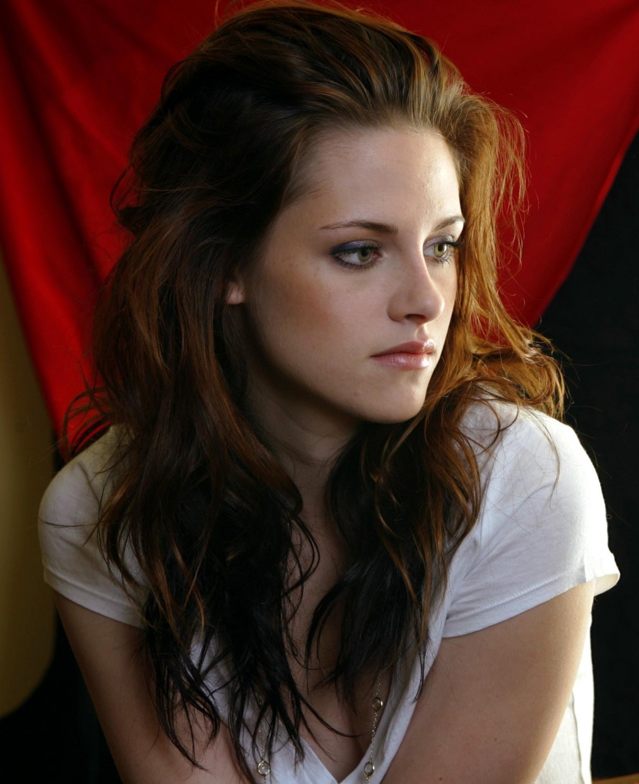 http://3.bp.blogspot.com/_RXXYJrCbuqA/TCNjBztuTII/AAAAAAAAFa4/O0UA5sBX6fM/s1600/kristen-stewart-1209152.jpg