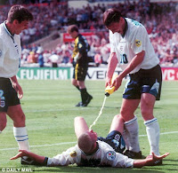 Gascoigne or Messi Gascoigne+Dentist+Chair