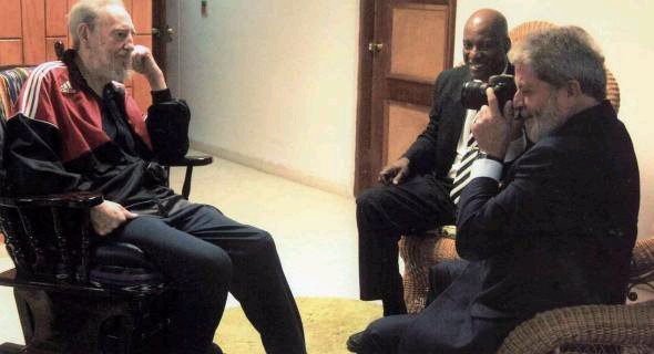 [a+Lula+fotografa+Fidel+se+fué.bmp]