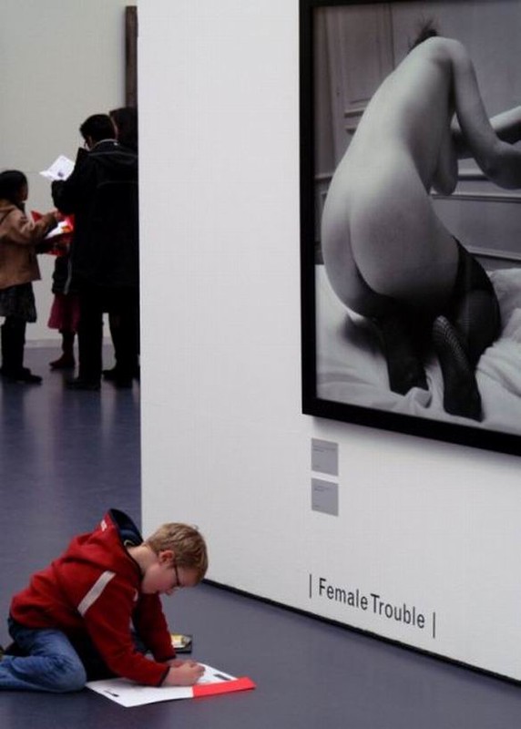 [a+boy+in+the+museum+female+trouble.jpg]