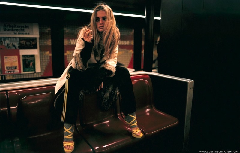 [a+loira+fumando++foto+Autumn+Sonnichsen.jpg]