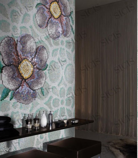 نقره لتكبير أو تصغير الصورة ونقرتين لعرض الصورة في صفحة مستقلة بحجمها الطبيعي