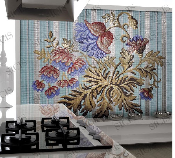 نقره لتكبير أو تصغير الصورة ونقرتين لعرض الصورة في صفحة مستقلة بحجمها الطبيعي