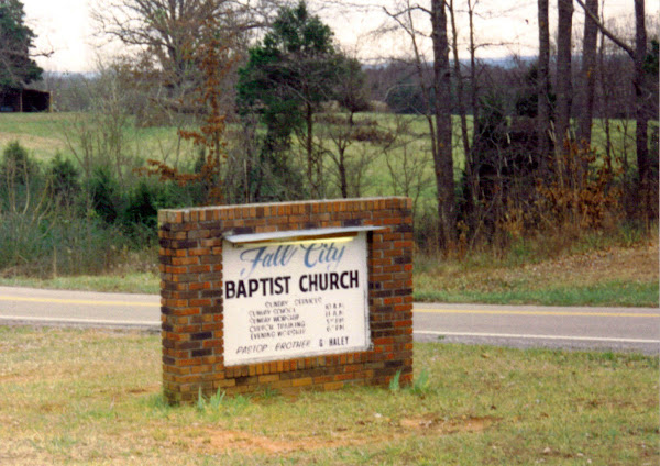 Sign in front of Falls City Baptist Church