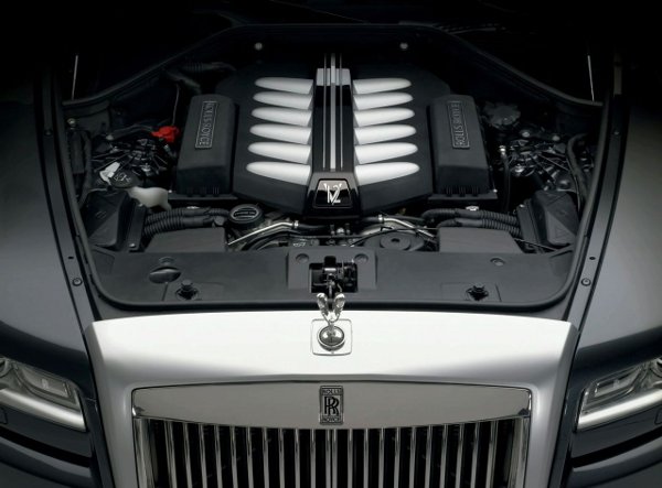 [2011-rolls-royce-ghost_5.jpg]