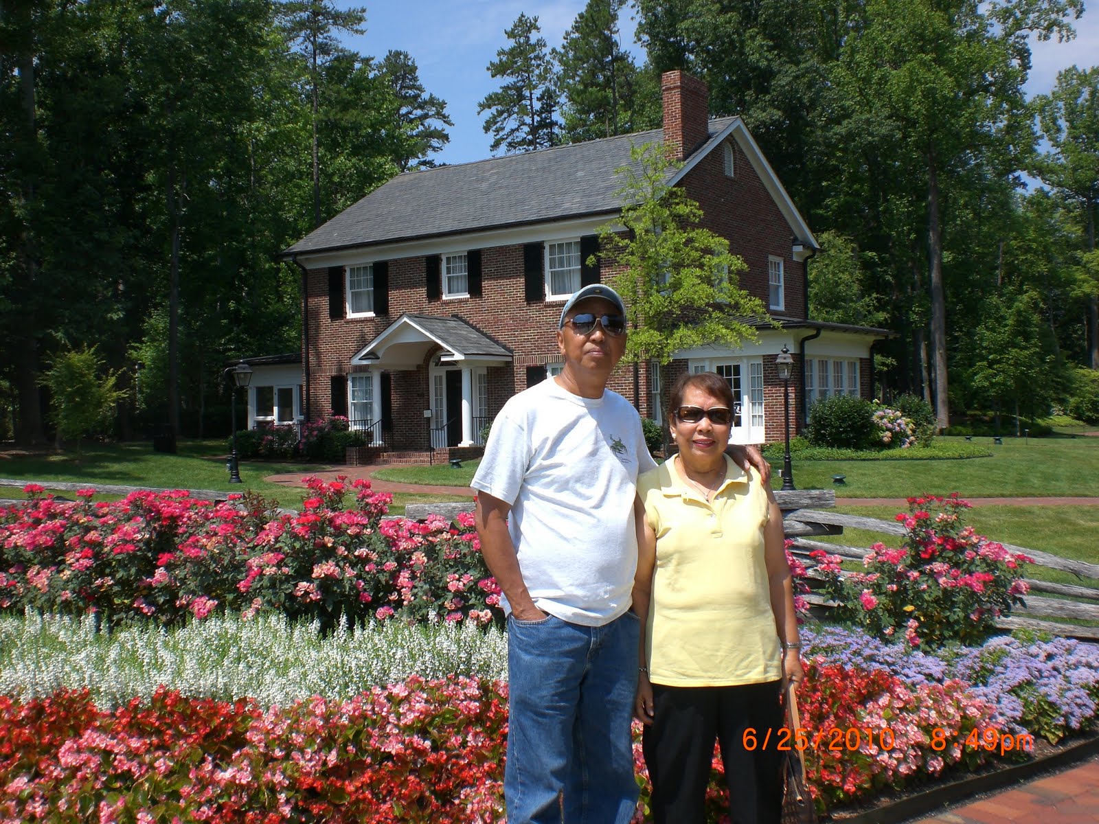 oh, sweetlee me... billy graham's childhood home...