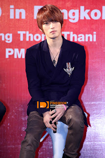 14/10/2010 [PHOTOS]JYJ Press Conference in Thailand Part 2 JYJ+%287%29