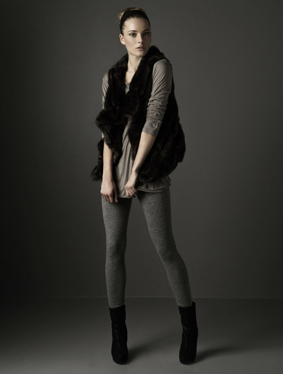 [zara-womens-lookbook-112009-06.jpg]