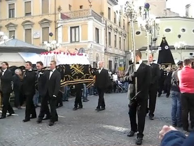 Sulmona - venerdi santo - Processione dei Lauretani