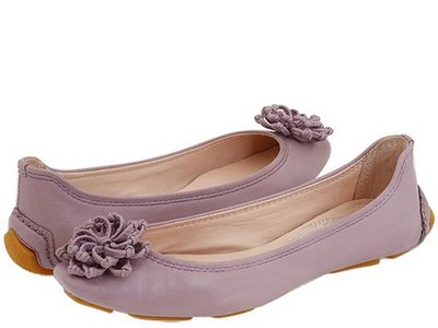 Elie Tahari Flats